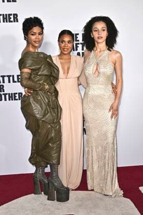 Teyana Taylor, Regina Hall and Chase Infiniti at the world premiere of the movie One Battle After Another at the TCL Chinese Theater Los Angeles, 08 09 2025 Foto:xD.xStarbuckx xFuturexImagex battle_5921