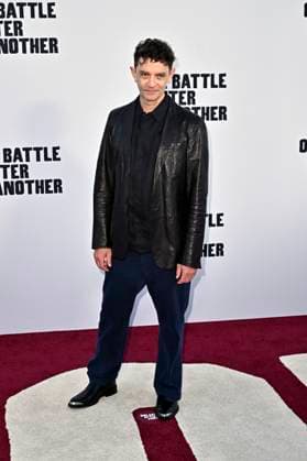 James Frain at the world premiere of the movie One Battle After Another at the TCL Chinese Theater Los Angeles, 08 09 2025 Foto:xD.xStarbuckx xFuturexImagex battle_5925