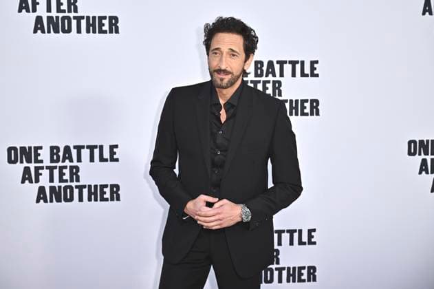 Adrien Brody at the world premiere of the movie One Battle After Another at the TCL Chinese Theater Los Angeles, 08 09 2025 Foto:xD.xStarbuckx xFuturexImagex battle_5954