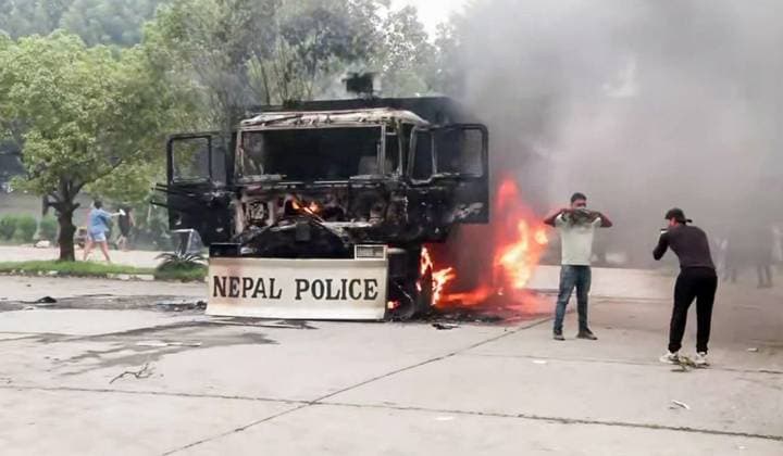 RECORD DATE NOT STATED Protesters set the Parliament building on fire in Nepal Kathmandu, Sep 09 (ANI): Protesters set the Parliament building on fire as the protest turned violent, in Kathmandu on Tuesday. (ANI Video Grab) Kathmandu Nepal Copyright: xANIx ANI_20250909302