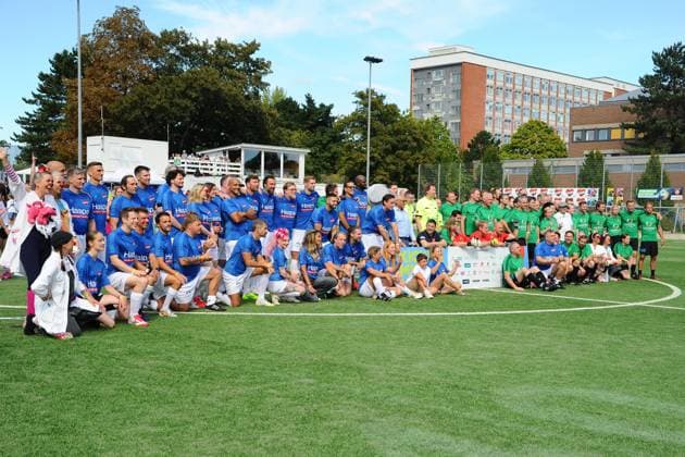 Group photo of the two teams Charity soccer match KICKEN MIT HERZ, the duel between celebrities and doctors for a good cause at Hoheluft stadium SC Victoria Hamburg Hamburg, 07 09 2025 Please caption IMAGO Michael Wigglesworth