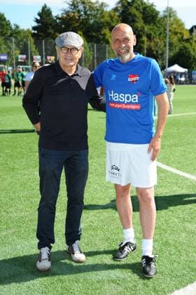 Ewald Lienen and Holger Stanislawski charity soccer match KICKEN MIT HERZ, the duel between celebrities and doctors for a good cause at Hoheluft stadium SC Victoria Hamburg Hamburg, 07 09 2025 Caption please IMAGO Michael Wigglesworth