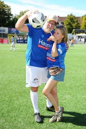 Nova Meierhenrich with boyfriend Brian Bojsen Charity soccer match KICKEN MIT HERZ, the duel between celebrities and doctors for a good cause at Hoheluft stadium SC Victoria Hamburg Hamburg, 07 09 2025 Please caption IMAGO Michael Wigglesworth
