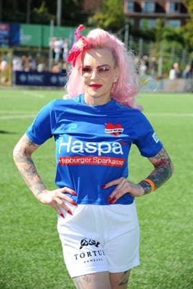 Belle la Donna charity soccer match KICKEN MIT HERZ, the duel between celebrities and doctors for a good cause at Hoheluft stadium SC Victoria Hamburg Hamburg, 07 09 2025 Please caption IMAGO Michael Wigglesworth