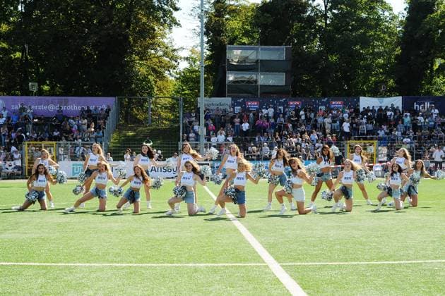 Cheerleader charity soccer match KICKEN MIT HERZ, the duel between celebrities and doctors for a good cause at Hoheluft stadium SC Victoria Hamburg Hamburg, 07 09 2025 Please caption IMAGO Michael Wigglesworth