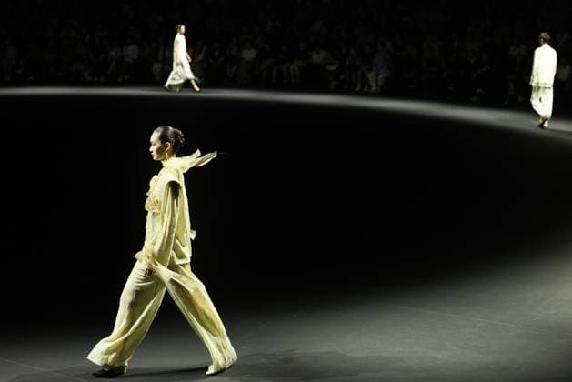 BEIJING, CHINA - SEPTEMBER 09: Models walk the runway at the Words on the Paper collection by designer Zou You on day 5 of China Fashion Week AW25 Collection at 798Â·751 PARK on September 9, 2025 in Beijing, China.  Copyright: xChinaxNewsxServicex 111589892622