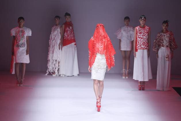 BEIJING, CHINA - SEPTEMBER 09: Models walk the runway at the Feng Sansan collection on day 5 of China Fashion Week AW25 Collection at 798Â·751 PARK on September 9, 2025 in Beijing, China.  Copyright: xChinaxNewsxServicex 111589894217