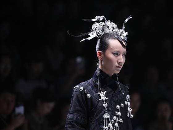 BEIJING, CHINA - SEPTEMBER 09: A model walks the runway at the Feng Sansan collection on day 5 of China Fashion Week AW25 Collection at 798Â·751 PARK on September 9, 2025 in Beijing, China.  Copyright: xChinaxNewsxServicex 111589894219
