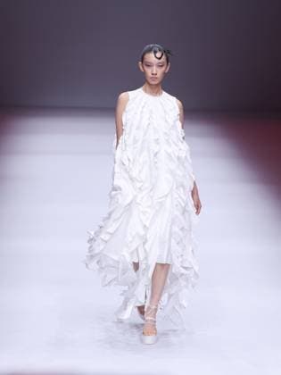 BEIJING, CHINA - SEPTEMBER 09: A model walks the runway at the Feng Sansan collection on day 5 of China Fashion Week AW25 Collection at 798Â·751 PARK on September 9, 2025 in Beijing, China.  Copyright: xChinaxNewsxServicex 111589894220