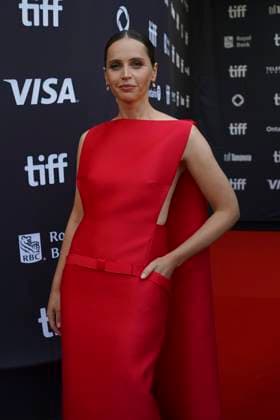 September 9, 2025, Toronto, Ontario, Canada: Felicity Jones attends the red carpet for the Ã¢â‚¬ËœTrain DreamsÃ¢â‚¬â ¢ premiere during the 2025 Toronto International Film Festival at Royal Alexandra Theatre. on September 9, 2025 in Toronto, Canada. Toronto Canada - ZUMAe321 20250909_zea_e321_185 Copyright: xLeonardoxRamirezx