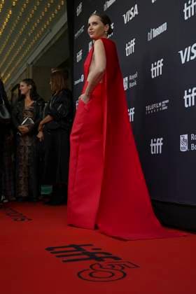 September 9, 2025, Toronto, Ontario, Canada: Felicity Jones attends the red carpet for the Ã¢â‚¬ËœTrain DreamsÃ¢â‚¬â ¢ premiere during the 2025 Toronto International Film Festival at Royal Alexandra Theatre. on September 9, 2025 in Toronto, Canada. Toronto Canada - ZUMAe321 20250909_zea_e321_184 Copyright: xLeonardoxRamirezx