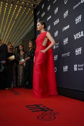 September 9, 2025, Toronto, Ontario, Canada: Felicity Jones attends the red carpet for the Ã¢â‚¬ËœTrain DreamsÃ¢â‚¬â ¢ premiere during the 2025 Toronto International Film Festival at Royal Alexandra Theatre. on September 9, 2025 in Toronto, Canada. Toronto Canada - ZUMAe321 20250909_zea_e321_197 Copyright: xLeonardoxRamirezx