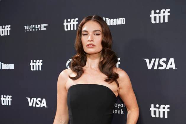 2025 Toronto International Film Festival - ˜Swiped™ Premiere Lily James attends the red carpet for the ˜Swiped™ premiere during the 2025 Toronto International Film Festival at Roy Thomson Hall. on September 9, 2025 in Toronto, Canada. (Photo by Leonardo Ramirez Eyepix Group) Copyright: xLeonardoxRamirez xEyepixxGroupx LR_09092025_169511