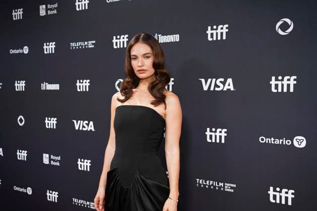 2025 Toronto International Film Festival - ˜Swiped™ Premiere Lily James attends the red carpet for the ˜Swiped™ premiere during the 2025 Toronto International Film Festival at Roy Thomson Hall. on September 9, 2025 in Toronto, Canada. (Photo by Leonardo Ramirez Eyepix Group) Copyright: xLeonardoxRamirez xEyepixxGroupx LR_09092025_169513