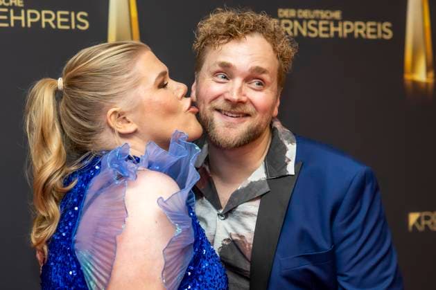 abb Gisa Flake the actress with her husband Knud Riepen on the red carpet at the Night of the Creatives The German Television Award 2025 at the Flora on 09 09 2025 in Cologne NRW Germany