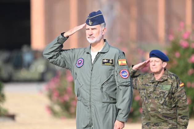 The King visits the European Tactical Airlift Centre for European aircrews at Zaragoza Air Base King Felipe VI i visits the European Tactical Airlift Centre ETAC , at Zaragoza Air Base, on 10 September 2025, in Zaragoza, Aragon Spain The European Tactical Airlift Centre ETAC is the multinational center of reference for tactical airlift training in Europe Officially established on 8 June 2017 in Zaragoza, ETAC coordinates the European Tactical Airlift Programme ETAP with the aim of strengthening operational capabilities, fostering interoperability between nations and optimizing resources through international cooperation 10 SEPTEMBER 2025 Ramó Ablitas, Navarra Ablitas, Navarra Espana  Copyright: xRamonxCometx 6944203
