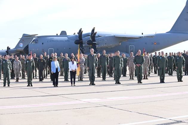 The King visits the European Tactical Airlift Centre for European aircrews at the Zaragoza Air Base King Felipe VI c , together with the Minister of Defense, Margarita Robles, visits the European Tactical Airlift Centre ETAC , at the Zaragoza Air Base, on September 10, 2025, in Zaragoza, Aragon Spain The European Tactical Airlift Centre ETAC is the multinational center of reference for tactical airlift training in Europe Officially established on June 8, 2017 in Zaragoza, ETAC coordinates the European Tactical Airlift Programme ETAP with the purpose of strengthening operational capabilities, fostering interoperability among nations and optimizing resources through international cooperation 10 SEPTEMBER 2025 Ramó Ablitas, Navarra Ablitas, N  Copyright: xRamonxCometx 6944209