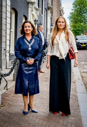 10-09-2025 Amsterdam Princess Amalia during a meeting with mayor Femke Halsema of Amsterdam and several Amsterdammers at the official residence of the mayor at Herengracht 502 in Amsterdam. Â  Copyright: xPPEx