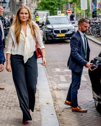 10-09-2025 Amsterdam Princess Amalia during a meeting with mayor Femke Halsema of Amsterdam and several Amsterdammers at the official residence of the mayor at Herengracht 502 in Amsterdam. Â  Copyright: xPPEx