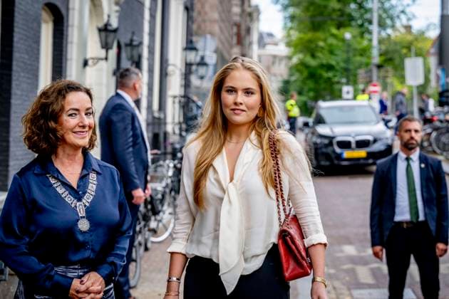 10-09-2025 Amsterdam Princess Amalia during a meeting with mayor Femke Halsema of Amsterdam and several Amsterdammers at the official residence of the mayor at Herengracht 502 in Amsterdam. Â  Copyright: xPPEx