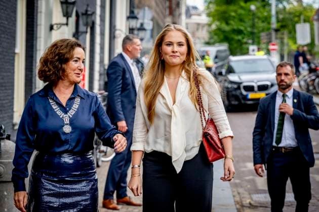 10-09-2025 Amsterdam Princess Amalia during a meeting with mayor Femke Halsema of Amsterdam and several Amsterdammers at the official residence of the mayor at Herengracht 502 in Amsterdam. Â  Copyright: xPPEx