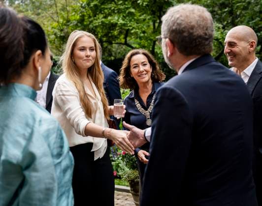 10-09-2025 Amsterdam Princess Amalia during a meeting with mayor Femke Halsema of Amsterdam and several Amsterdammers at the official residence of the mayor at Herengracht 502 in Amsterdam. Â  Copyright: xPPEx