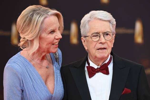 Frank ELSTNER, Showmaster, mit Ehefrau Britta Roter Teppich, Red Carpet Show, Ankunft, arrival, Verleihung des Deutschen Fernsehpreises, Der Deutsche Fernsehpreis 2025, Deutscher Fernsehpreis 2025 in den MMC Studios Koeln, am 10.09.2025. *** Frank ELSTNER, Showmaster, with wife Britta Red Carpet, Red Carpet Show, Arrival, German Television Award Ceremony, The German Television Award 2025, German Television Award 2025 at the MMC Studios Cologne, on 10 09 2025
