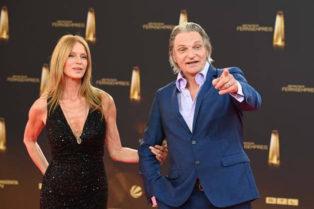 Esther SCHWEINS, Actress, Stefan JUERGENS, Actor, Red Carpet, Red Carpet Show, Arrival, German Television Award Ceremony, The German Television Award 2025, German Television Award 2025 at the MMC Studios Cologne, on 10 09 2025