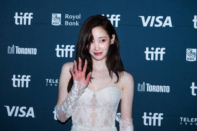 September 10, 2025, Toronto, On, Canada: Jeon Jong-seo arrives on the red carpet for Project Y at the Toronto International Film Festival in Toronto on Wednesday, September 10, 2025. Toronto Canada  - ZUMAc35_ 20250910_zaf_c35_244 Copyright: xLauraxProctorx