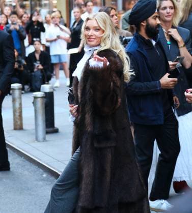 NYFW - Celebs At The Ralph Lauren Fashion Show Elsa Hosk leaves the Ralph Lauren Spring 2026 fahion show during the New York fashion week in midtown, NY on September 10, 2025. Photo by Dylan Travis ABACAPRESS.COM New York City NY United States  Copyright: xDylanxTravis ABACAx