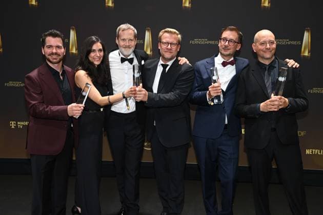 The team of Ein sehr gutes Quiz mit hoher Gewinnsumme Preistraeger Beste Unterhaltung Show Verleihung des Deutschen Fernsehpreises, Der Deutsche Fernsehpreis 2025, Deutscher Fernsehpreis 2025 in den MMC Studios Koeln, am 10 09 2025