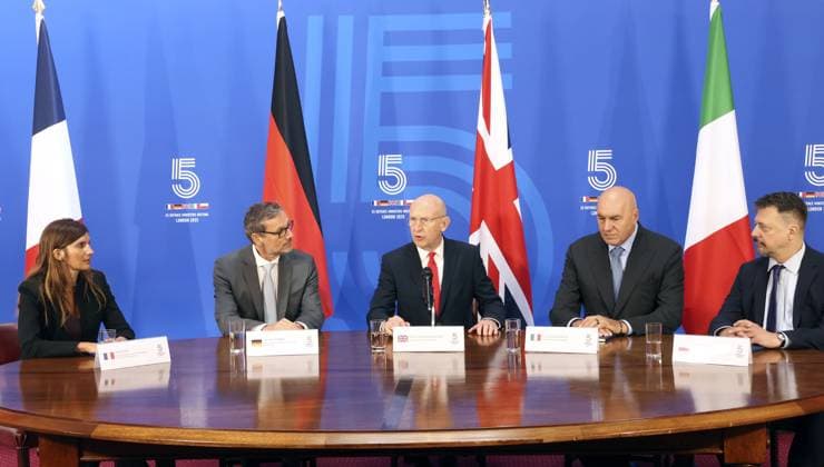 E5 defense ministers meeting Defense officials from the European Group of Five countries -- (from L) Alice Rufo, director general for international relations and strategy at the French Ministry for the Armed Forces, German Defense Secretary Jens Plotner, British Defense Secretary John Healey, Italian Defense Minister Guido Crosetto and Poland s director of international security policy Marcin Kazmierski -- hold a meeting at the Royal Artillery Barracks in London on Sept. 10, 2025.  A14AA0004839471P