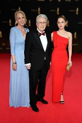 Frank Elstner with wife Britta Gessler and daughter Enya Elstner at the German Television Award 2025 ceremony at MMC Studios Cologne, 10 09 2025 Foto:xF.xKernx xFuturexImagex fernsehpreis_5904
