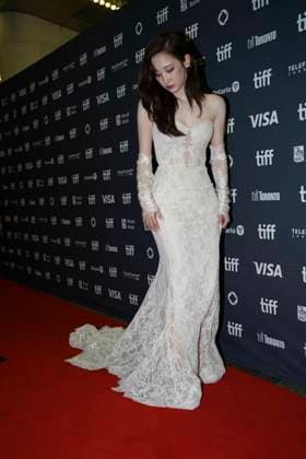 September 10, 2025, Toronto, Ontario, Canada: Jeon Jong-seo attends the red carpet for the Ã¢â‚¬ËœProject YÃ¢â‚¬â ¢ premiere during the 2025 Toronto International Film Festival at Princess of Wales Theatre. on September 10, 2025 in Toronto, Canada. Toronto Canada - ZUMAe321 20250910_zea_e321_068 Copyright: xLeonardoxRamirezx