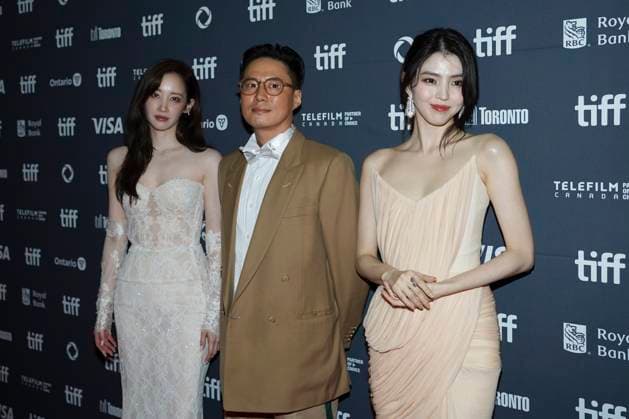 September 10, 2025, Toronto, Ontario, Canada: (L-R) Lee Hwan, Jeon Jong-seo and Han So-hee attend the red carpet for the Ã¢â‚¬ËœProject YÃ¢â‚¬â ¢ premiere during the 2025 Toronto International Film Festival at Princess of Wales Theatre. on September 10, 2025 in Toronto, Canada. Toronto Canada - ZUMAe321 20250910_zea_e321_119 Copyright: xLeonardoxRamirezx
