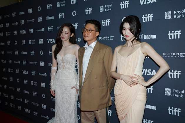 September 10, 2025, Toronto, Ontario, Canada: (L-R) Lee Hwan, Jeon Jong-seo and Han So-hee attend the red carpet for the Ã¢â‚¬ËœProject YÃ¢â‚¬â ¢ premiere during the 2025 Toronto International Film Festival at Princess of Wales Theatre. on September 10, 2025 in Toronto, Canada. Toronto Canada - ZUMAe321 20250910_zea_e321_108 Copyright: xLeonardoxRamirezx