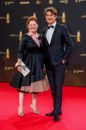 abb Matze Knop and Enie van de Meiklokjes as guests on the red carpet at the German Television Award 2025 ceremony at the MMC Studios on 0 09 2025 in Cologne NRW Germany