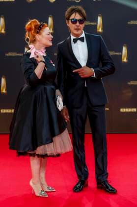 abb Matze Knop and Enie van de Meiklokjes as guests on the red carpet at the German Television Award 2025 ceremony at the MMC Studios on 0 09 2025 in Cologne NRW Germany