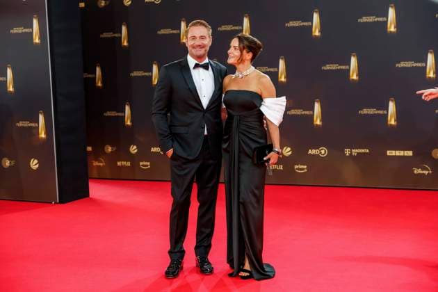 abb Julia Roentgen, Sashas wife as a guest on the red carpet at the German Television Award 2025 at the MMC Studios on 0 09 2025 in Cologne NRW Germany