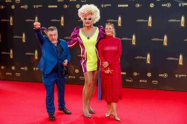 abb Armin Rohde Actor with wife Karen Boehne and Olivia Jones on the red carpet at the German Television Award 2025 at the MMC Studios on 0 09 2025 in Cologne NRW Germany
