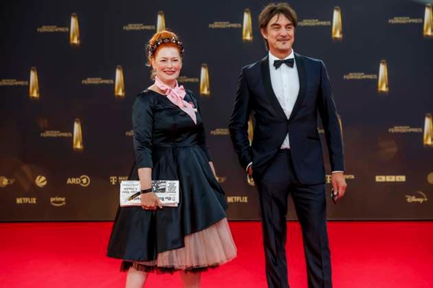 abb Matze Knop and Enie van de Meiklokjes as guests on the red carpet at the German Television Award 2025 ceremony at the MMC Studios on 0 09 2025 in Cologne NRW Germany