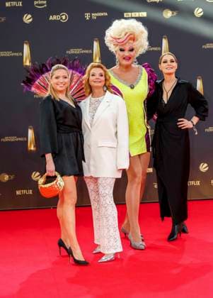 abb Caroline Frier, Annette Frier, Olivia Jones and Martina Hill as guests on the red carpet at the German Television Award 2025 at the MMC Studios on 0 09 2025 in Cologne NRW Germany