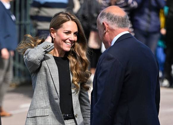 Entertainment Bilder des Tages Catherine, Princess of Wales visits Sudbury Silk Mills in Sudbury, Suffolk, a family-run weaving mill that has been at the forefront of jacquard weaving and an integral part of the British textile industry for over 300 years Featuring: Catherine, Princess of Wales Where: Sudbury, United Kingdom When: 11 Sep 2025 Credit: Cover Images EDITORIAL USE ONLY. NOT FOR USE BY NEWSPAPERS BASED IN THE UK. Copyright: xx coverimg55077358