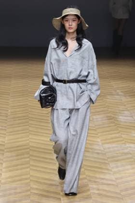 BEIJING, CHINA - SEPTEMBER 11: A model walks the runway at the URA-MON collection by designer Tong Liting on day 7 of China Fashion Week AW25 Collection at 798Â·751 PARK on September 11, 2025 in Beijing, China.  Copyright: xChinaxNewsxServicex 111590209168