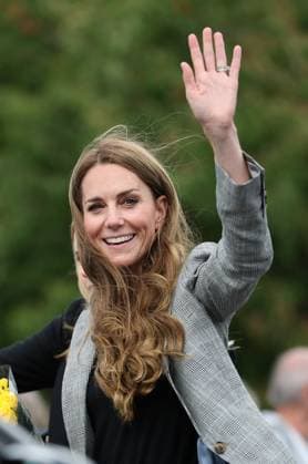 . 11 09 2025. Sudbury, United Kingdom. Kate Middleton, the Princess of Wales, leaving the Sudbury Silk Mills in Sudbury, Suffolk, United Kingdom.  xStephenxLockx xi-Imagesx IIM-26216-0015