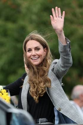 . 11 09 2025. Sudbury, United Kingdom. Kate Middleton, the Princess of Wales, leaving the Sudbury Silk Mills in Sudbury, Suffolk, United Kingdom.  xStephenxLockx xi-Imagesx IIM-26216-0017