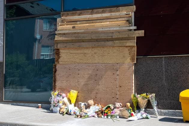 September 11, 2025, Richmond Hill, On, Canada: Members of the community leave flowers and toys in front of a damaged window the day after an SUV crashed into a daycare in Richmond Hill, Ont., on Thursday, Sept. 11, 2025. Richmond Hill Canada  - ZUMAc35_ 20250911_zaf_c35_037 Copyright: xEduardoxLimax