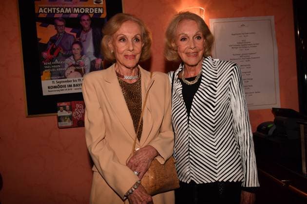 Alice and Ellen Kessler Premiere Achtsam Morden Komödie im Bayerischen Hof Munich September 11, 2025