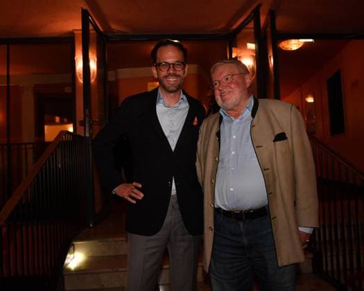 Anselm Bilgri with husband Premiere Achtsam Morden Komödie im Bayerischen Hof Munich September 11, 2025