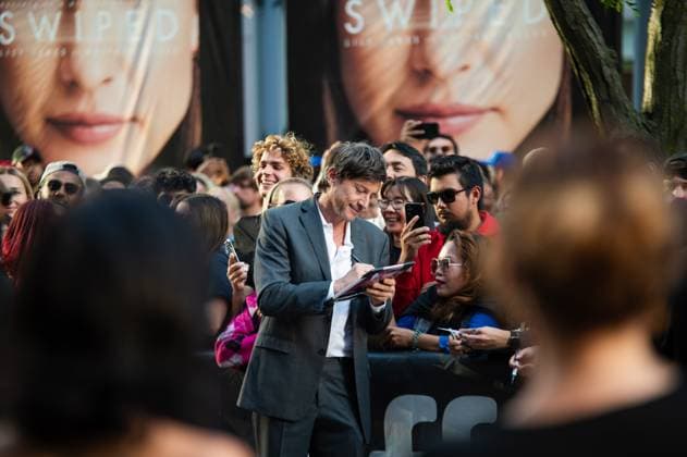 September 11, 2025, Toronto, On, Canada: Simon Rex signs autographs for fans at the red carpet for Easy s Waltz at the Toronto International Film Festival in Toronto on Thursday, September 11, 2025. Toronto Canada  - ZUMAc35_ 20250911_zaf_c35_214 Copyright: xLauraxProctorx